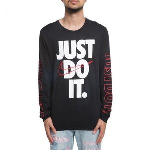 Nike • Men’s Sportswear’s Cotton Logo Crewneck (M)